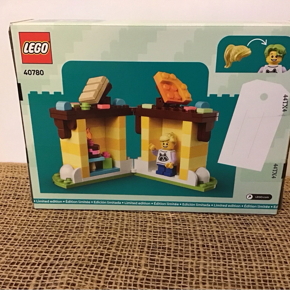 NWT Lego Limited Edition Birthday Cake Set